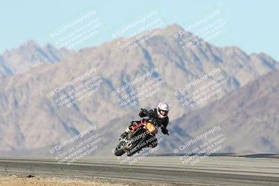 media/Dec-01-2025-Moto Forza (Mon) [[2daa91e15f]]/3-Beginner Group/Session 4 Turn 9/